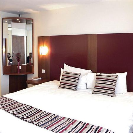 Mercure Swindon East Hotel And Spa Eksteriør bilde