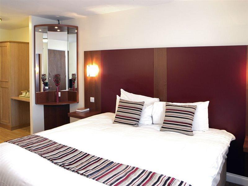 Mercure Swindon East Hotel And Spa Eksteriør bilde